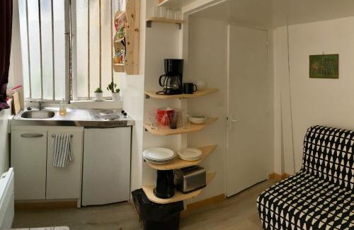 Porte-Saint-Martin Apartment | Maisonnette studio sur cour