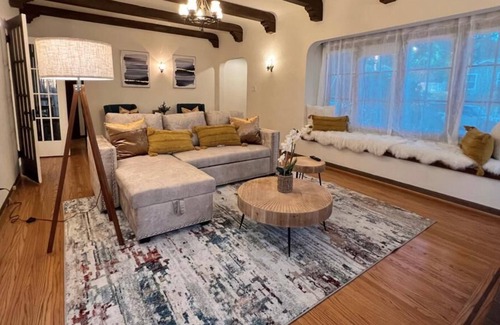 La Puente House | ★ MAJESTIC 2B2B HOME WITH KING AND QUEEN BED★