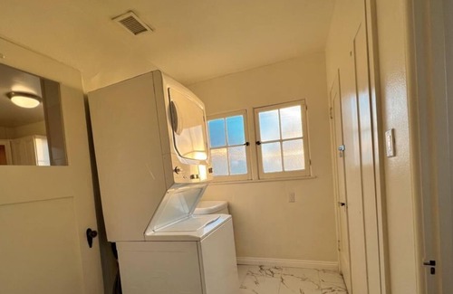La Puente House | ★ MAJESTIC 2B2B HOME WITH KING AND QUEEN BED★