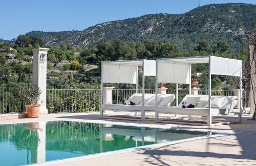 Calvia House | Majestic Holiday Estate Up To 12 in Calvia