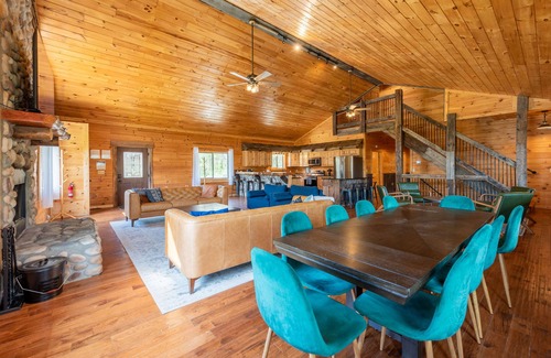 Creola Cabin | Majestic Lodge - A Luxury Stay in Hocking Hills