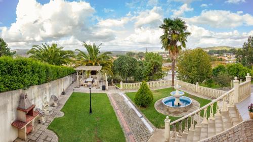 Valenca House | Majestic Manor in Valença with private pool