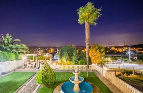 Valenca House | Majestic Manor in Valença with private pool