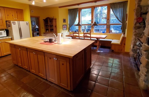 Sundance Cabin | Majestic Mountain Cabin Retreat. Ski in ski out. Sleeps 14