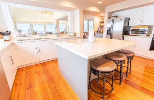 Highlands House | Majestic Mountain Chateau with 20 mile view