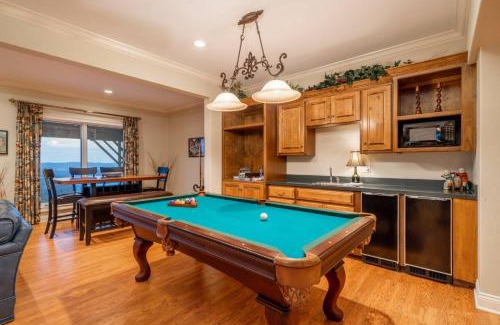 Mid America House | Majestic Mountain Getaway