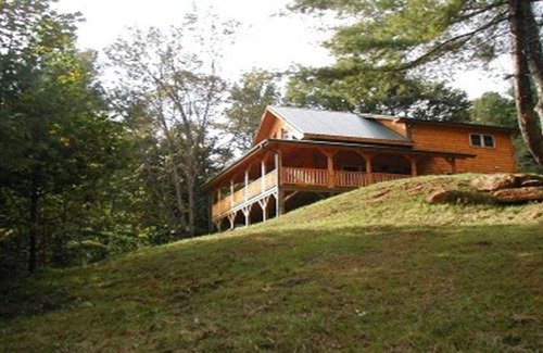 Waynesville Cabin | Majestic Mountain Log Cabin in Western North Carolina