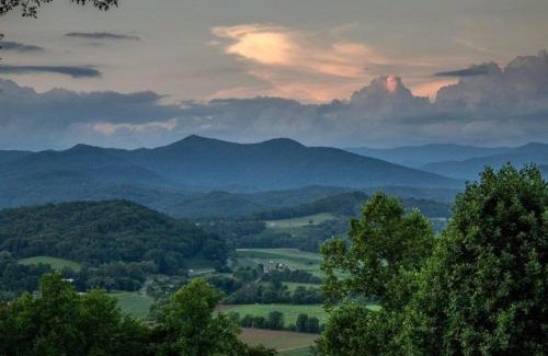 Bryson City House | Majestic Mountain Top, Best View in Bryson City!