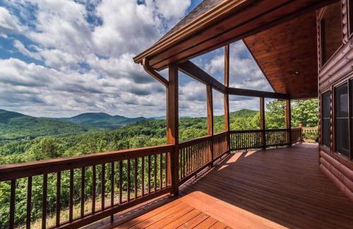 Morganton House | Majestic mountaintop cabin, hot tub, fireplaces