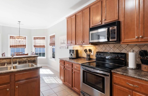 Murfreesboro House | Majestic Murfreesboro Manor | Pet Friendly!
