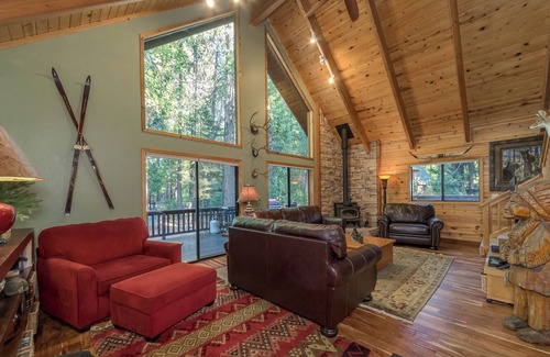 Dorrington Cabin | Majestic Pines Chalet