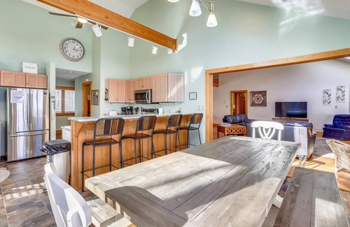 Timberline House | Majestic slope side home is a skier's paradise. Welcome to Whitetail Lodge!