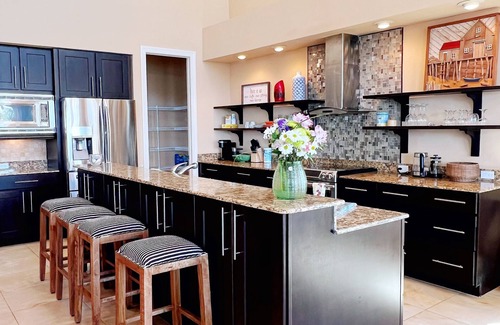Ruskin House | Majestic Sunset Dolphin-Total Luxury on Tampa Bay