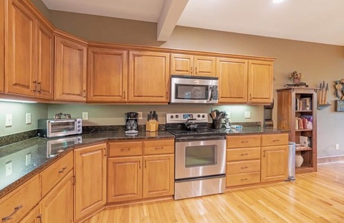 Foscoe House | Makar's Rest - Mountain Townhome, Gated Resort, Indoor/Outdoor Pools and Hot Tub, Fishing Ponds, .