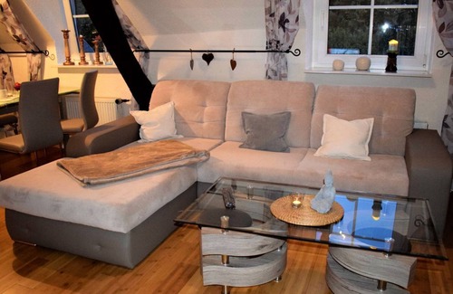 Berlingen House | Make a few days of blue holiday home "BLUE 2"Netflix/Alexa