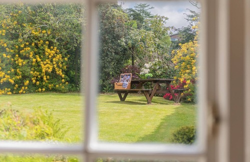 Windermere House | Make magical memories in comfort of Croft Cottage with Lake and Mountain views
