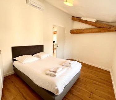 Champagne-au-Mont-d'Or Apartment | Make My Day, Champagne au Mont d'or
