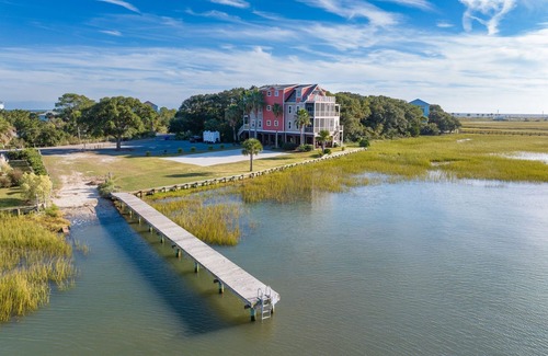 Folly Beach Bed & Breakfast | Make Regatta Inn your Folly Beach home away from home.