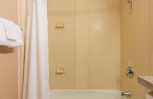 South Plainfield House | Make travel easy and comfortable at our Room!
