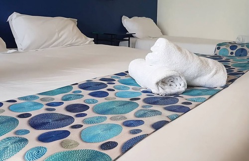 Six-Fours-les-Plages Hotel | Make Your Trip More Enjoyable! Near Fregate Beach with Private Parking!