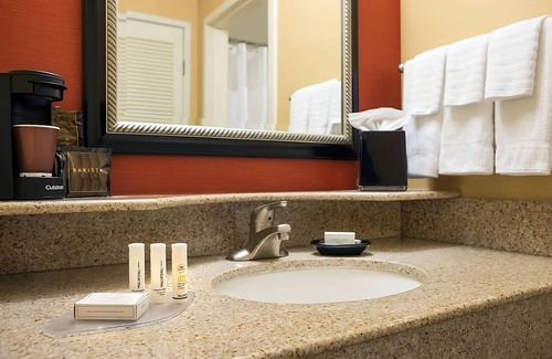 Mayo Clinic Hotel | Make Your Trip More Enjoyable! Near Desert Vista Dog Park, Pets are Allowed