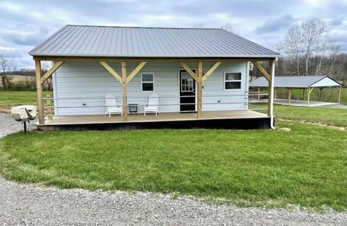 Carbon Hill House | Makenna-NEW tiny home with shared fishing pond