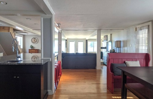 Lochmere House | Makin' Waves on Silver Lake with sandy beach and dock