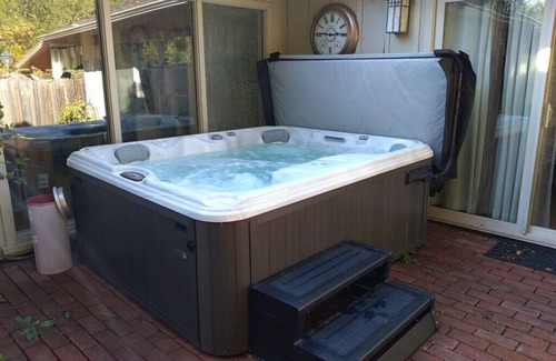 Benbow House | Making your amazing vacation more amazing! Main house-swimming pool-hot tub-golf