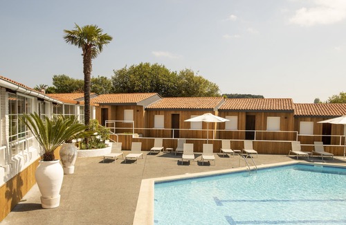 Dorneda RV Rental | Makkan Club - Campsite