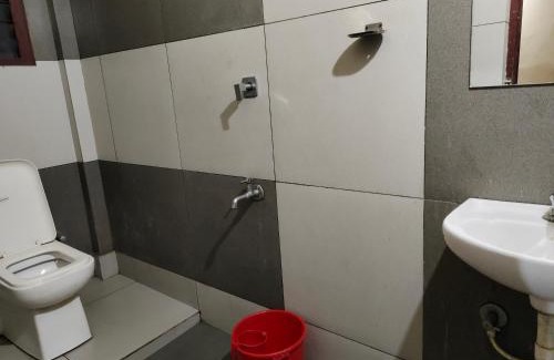 Perintalmanna Hotel | MALABAR Residency
