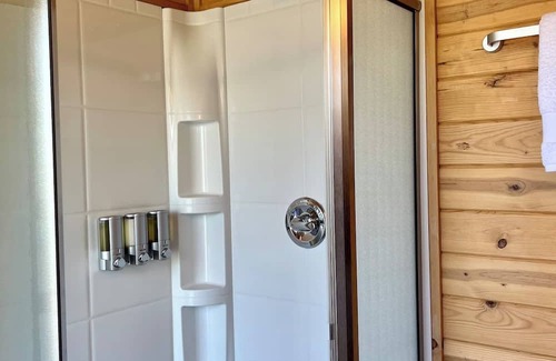 Cornville Cabin | Malachite Cabin: Reconnect in a Creekside Haven