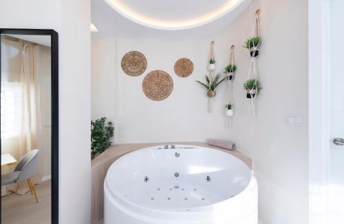 Plaza de Toros Vieja Apartment | MALAGA BOUTIQUE V.V LUXURY JACUZZY