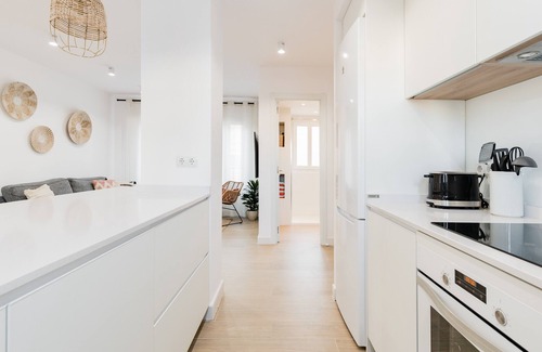 La Victoria Apartment | Malaga Center Condo with PARKING. New renovated! 1 min Alcazaba & Plaza Merced