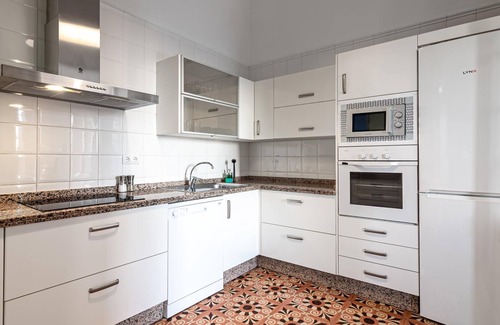 La Victoria Apartment | Malaga Center Flat Balcony Picasso Plaza Merced