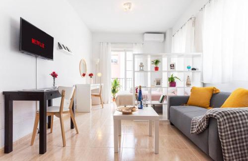 El Ejido Apartment | -MalagaSunApts- Bright City Centre Studio