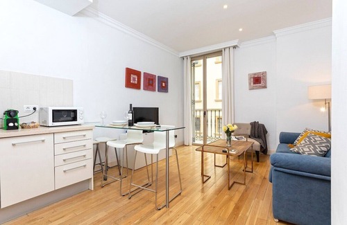 Ensanche Centro Apartment | -MalagaSunApts- Soho Magic Art&Vibes