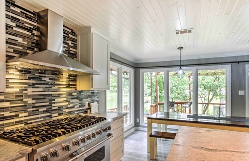 Star Harbor House | Malakoff Lake House - Deck, Boat Slips, & Fire Pit
