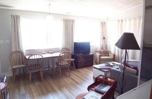 Powell River House | Malaspina Strait Cottage