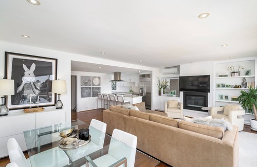 Eastern Malibu Condo | Malibu 2-bedroom designer furnished condo with AC. Central to everything!