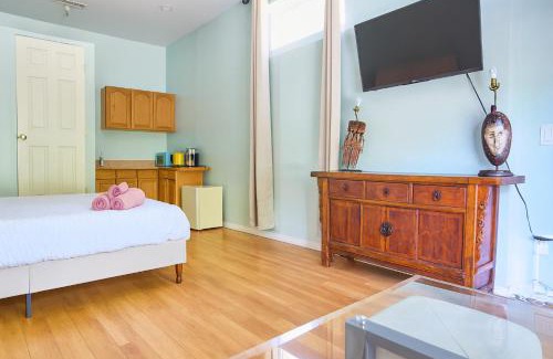 Central Malibu Apartment | Malibu 2BR In Woods Close To Beach