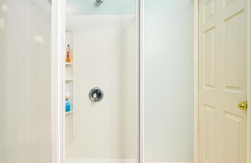 Central Malibu Apartment | Malibu 2BR In Woods Close To Beach