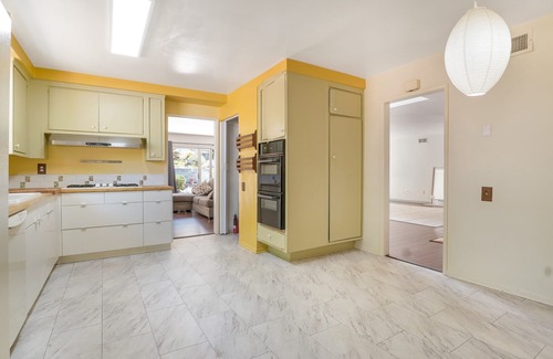 Western Malibu House | Malibu Beach 3 bd, 2 ba Monthly rental. Private pool/spa, private beach.