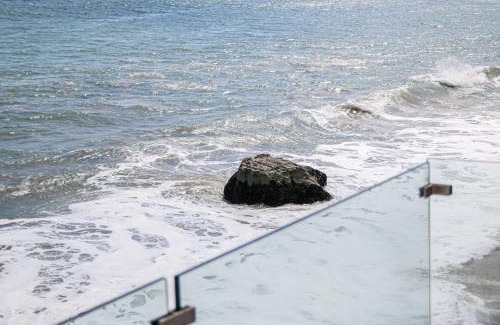 Eastern Malibu House | Malibu Beachfront Home with Rock Spa Ocean Views & Deck