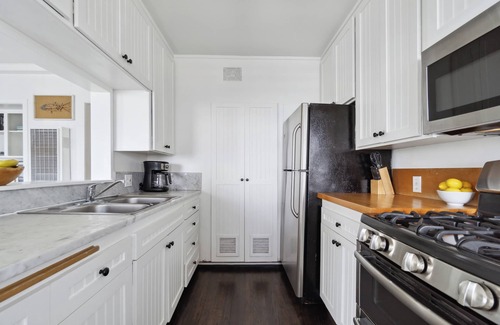 Eastern Malibu Condo | Malibu, Carbon Beach - Oceanfront Suite Two