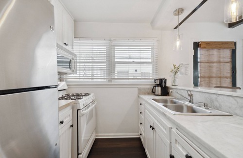 Eastern Malibu Condo | Malibu, Carbon Beach - Suite Six