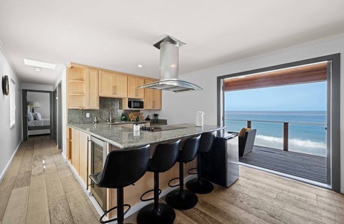 Malibu House | Malibu Coastal Havenn