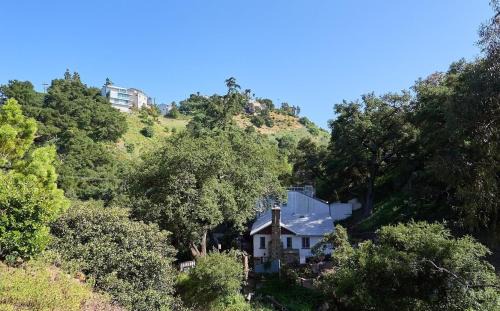 Central Malibu Apartment | Malibu Nature Escape - 2BR Hideaway Nestled in the Woods, Minutes from the Beach