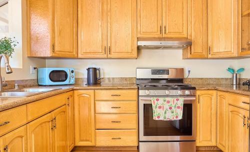 Central Malibu Apartment | Malibu Nature Escape - 2BR Hideaway Nestled in the Woods, Minutes from the Beach