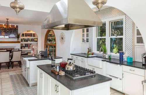 Western Malibu House | Malibu ocean view private gated house steps down to the quiet Broad Beach