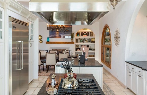 Western Malibu House | Malibu ocean view private gated house steps down to the quiet Broad Beach